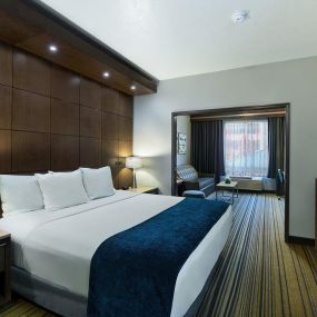 Oxford Suites Spokane Guestrooms