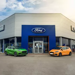 Entrance to the Ford Lincoln dealership