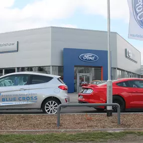 Cars outside FordStore Lincoln