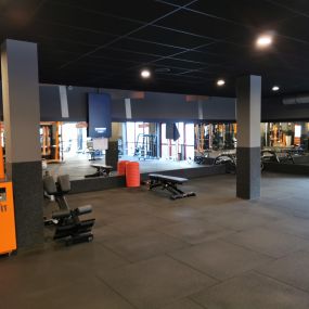 Basic-Fit Haarlem Bernadottelaan - free weight zone