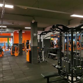 Basic-Fit Haarlem Bernadottelaan - free weight zone