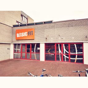 Basic-Fit Haarlem Bernadottelaan - buitenkant