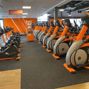 Basic-Fit Rotterdam IJsselmonde Dwarsdijk 24/7 - cardio