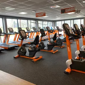 Basic-Fit Rotterdam IJsselmonde Dwarsdijk 24/7 - cardio