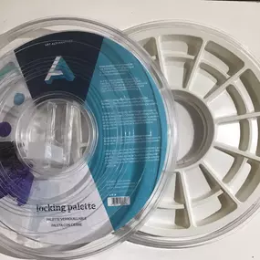 This Locking Palette helps keep paint fresh and ready to use. It is suitable for oil, acrylic and watercolor paints. 
There are 12 wells and 12 mixing areas. Also included in this palette is 10 sheets of disposable palette paper.