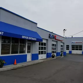 Bild von Tosti's Service Center