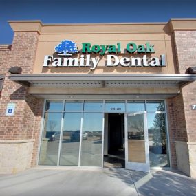 Royal Oak Family Dental office font view