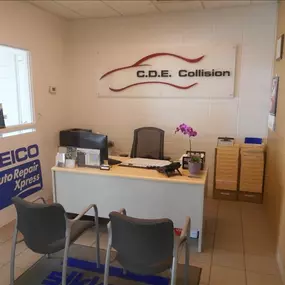 Bild von CDE Collision Center-Portage