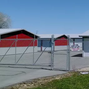 Minimax Storage - Menasha (Bud Drive) rents storage units for residential and commercial applications