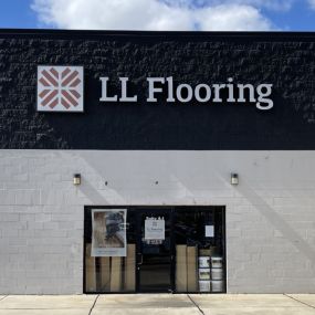 LL Flooring #1031 Harahan | 800 S. Clearview Parkway | Storefront