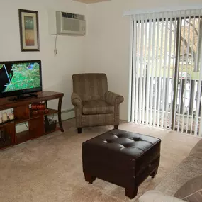 Glen Oaks Apartments Living Room