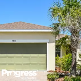 This Progress Residential home for rent is located near Palmetto FL.