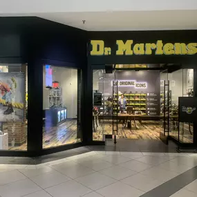 Bild von Dr. Martens Woodfield Mall