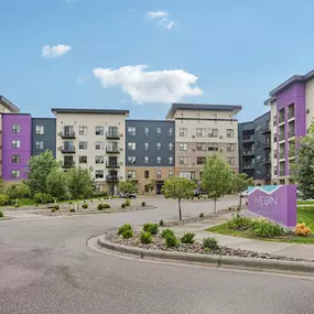 Bild von NEON Burnsville Apartments