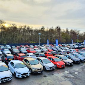 Cars outside the Ford Coatbridge dealership