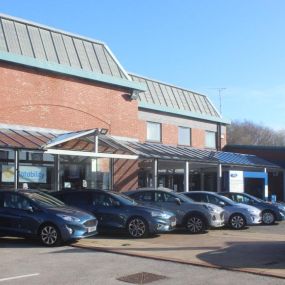 View of the outside the Ford Altrincham dealership