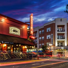 Fairfax corner restaurants ozzies nighttime