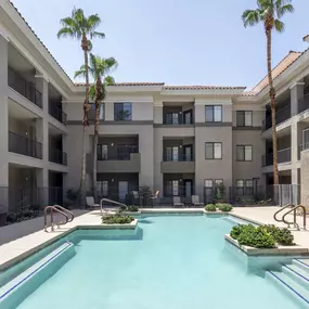 camden copper square apartments phoenix arizona pool with lounge areas