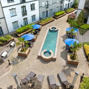 Camden Midtown Atlanta apartments in Atlanta tranquil lounge courtyard