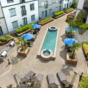 Camden Midtown Atlanta apartments in Atlanta tranquil lounge courtyard