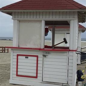 Do you recognize this beach hut? Junk King San Diego Downtown helped the Hotel Del Coronado with a breakdown and removal in preparation for something new!