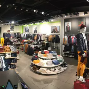 Photo de l'intérieur du magasin Jules Brive