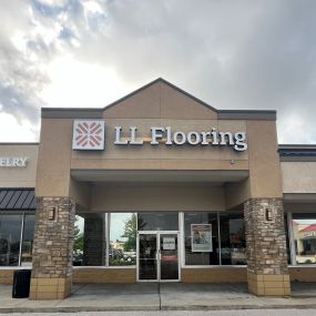 LL Flooring #1283 Lombard | 543 E Roosevelt Rd | Storefront