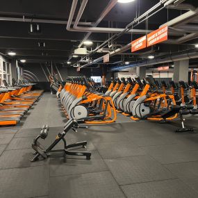 Basic-Fit Rotterdam Westzeedijk - cardio