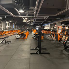 Basic-Fit Rotterdam Westzeedijk - cardio