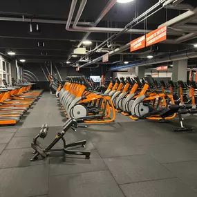 Basic-Fit Rotterdam Westzeedijk - cardio