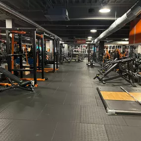 Basic-Fit Rotterdam Westzeedijk - free weight zone