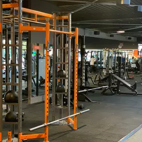 Basic-Fit Geleen Rijksweg Noord 24/7 - free weight zone