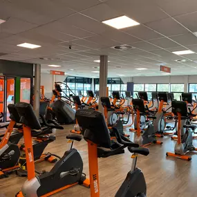 Basic-Fit Zoetermeer Koraalrood 24/7- cardio