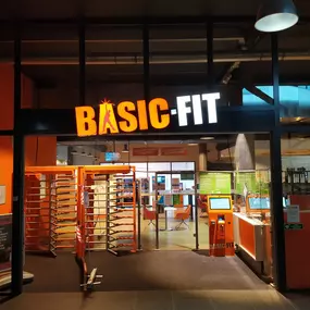 Basic-Fit Amersfoort Groningerstraat 24/7 - entree