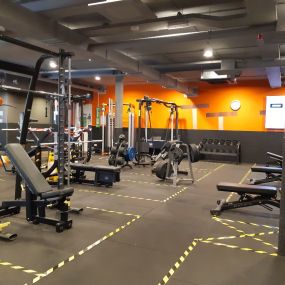 Basic-Fit Purmerend Grotenhuysweg 24/7 - free weight zone