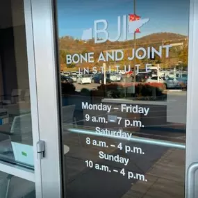 Quality medical care should not just be available, it should be convenient. That’s why we brought our nationally ranked orthopaedic team closer to where our patients work and live. Whether you’re suffering from joint pain, bone fractures or sports injuries, our specialists are here, so you can walk-in, be treated and get back to doing what you do. Patients will receive state-of-the-art care by orthopaedic trained, mid-level providers.