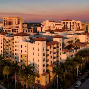 Convenient location with easy access to mizner park restaurants and shopping
