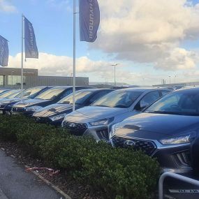 Cars outside the front of the Hyundai Leeds dealership