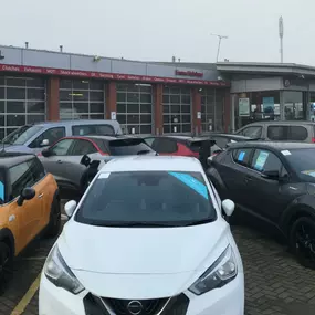 Cars Outside Vauxhall Gateshead