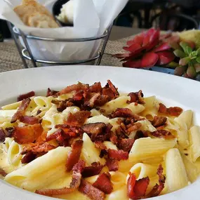 There's nothing better than bacon and pasta, especially when combined???? check out our menu: https://link-pro.io/X402HiN