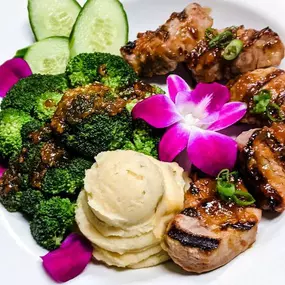 Dinner is served! Asian Porkloin with broccoli & potato mash ????