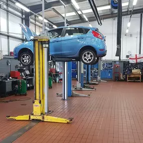 ford blackburn service centre