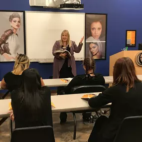 Bild von Empire Beauty School