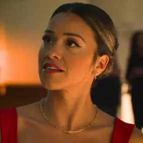 Get ready to shine like the stars! Just like Gina Rodriguez in the Netflix movie 'Players', you too can rock the iconic paperclip necklace style from our Ti Sento collection. Elevate your look with the same elegance and charm! ✨