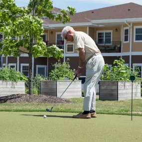 For our senior residents who are healthy and active, the independent lifestyle at Eden Prairie Senior Living offers many wonderful advantages. This situation is designed for seniors who are capable of maintaining their full independence, but desire the conveniences, social activity and security that community living offers.