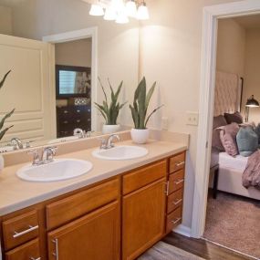 The Manor Homes of Eagle Glen Apartment Bathroom