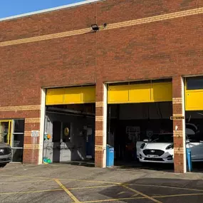 Evans Halshaw Ford Ashton Service Centre Exterior