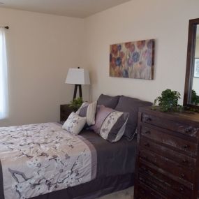 Huntington Cove Apartments Bedroom