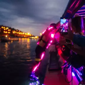 LED oblek pro noční show.