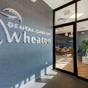 Bild von Dental Care of Wheaton